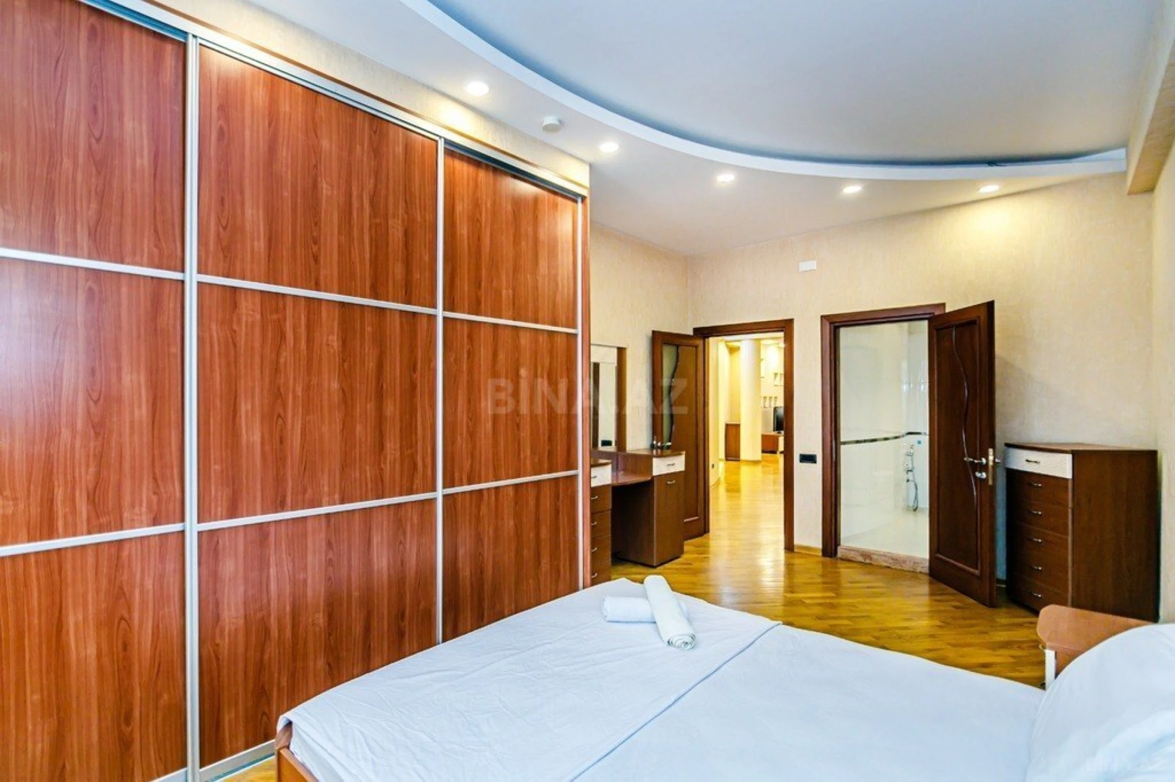 Kirayə verilir 3 otaqlı mənzil 170 m²