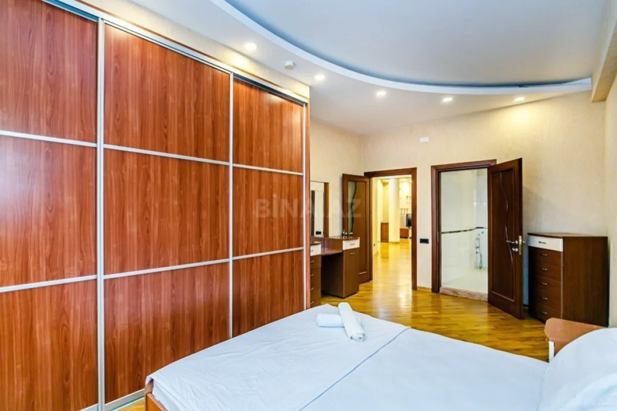 Kirayə verilir 3 otaqlı mənzil 170 m²