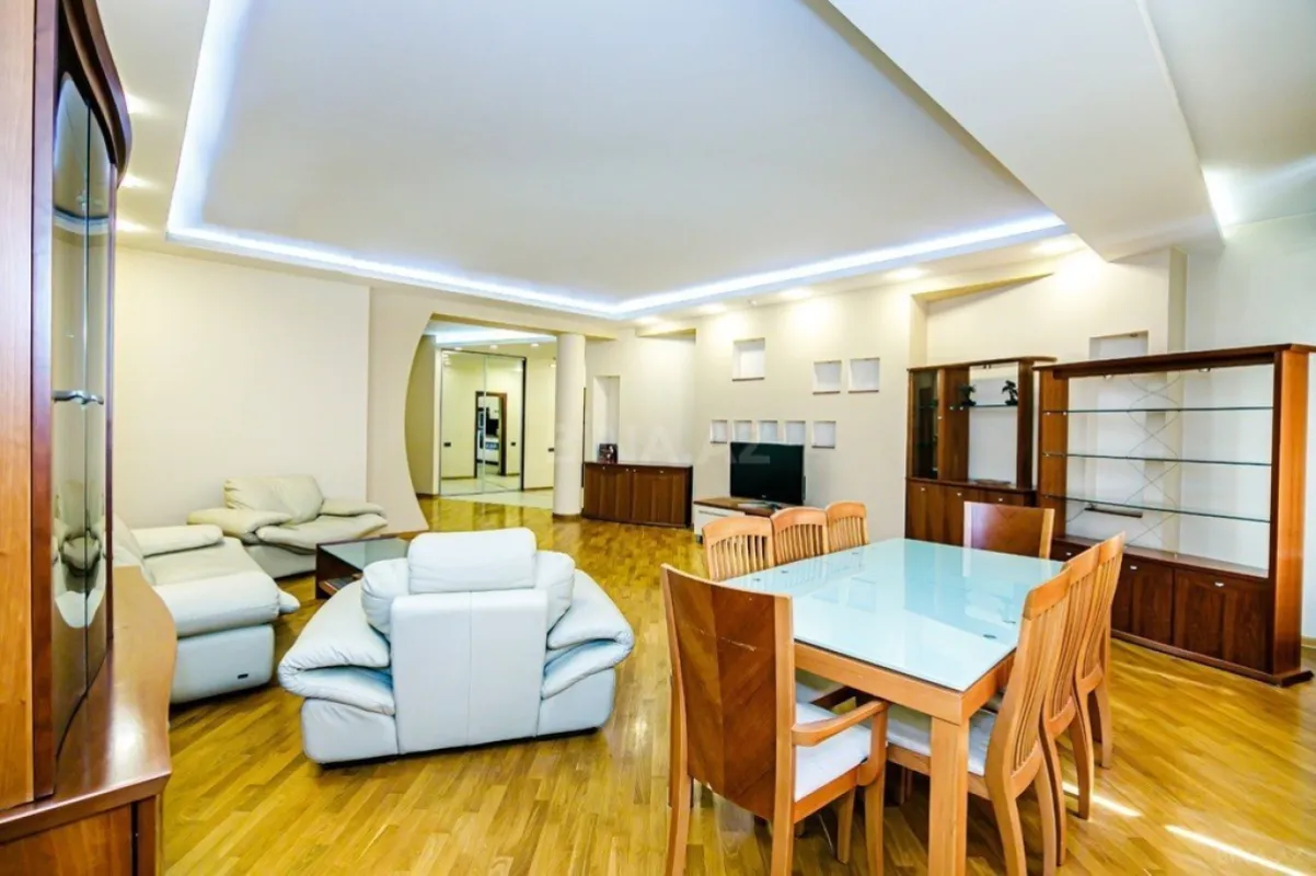 Kirayə verilir 3 otaqlı mənzil 170 m²