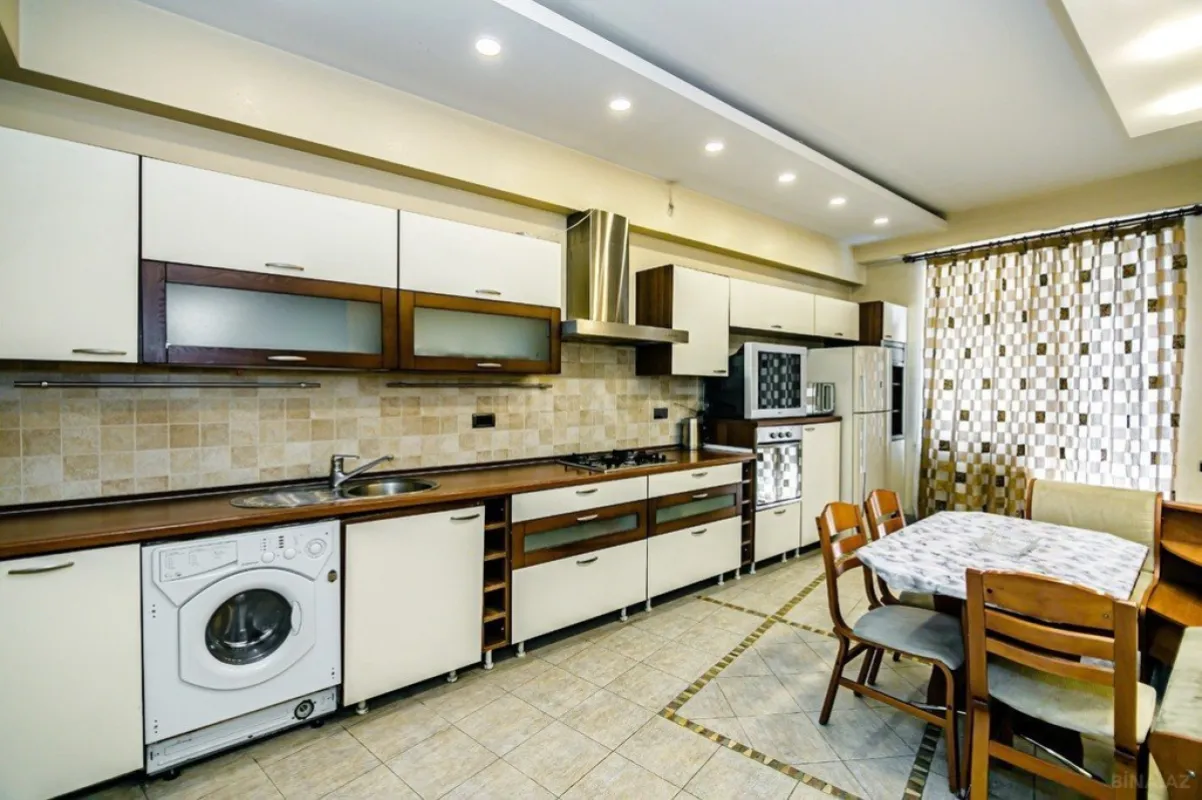 Kirayə verilir 3 otaqlı mənzil 170 m²