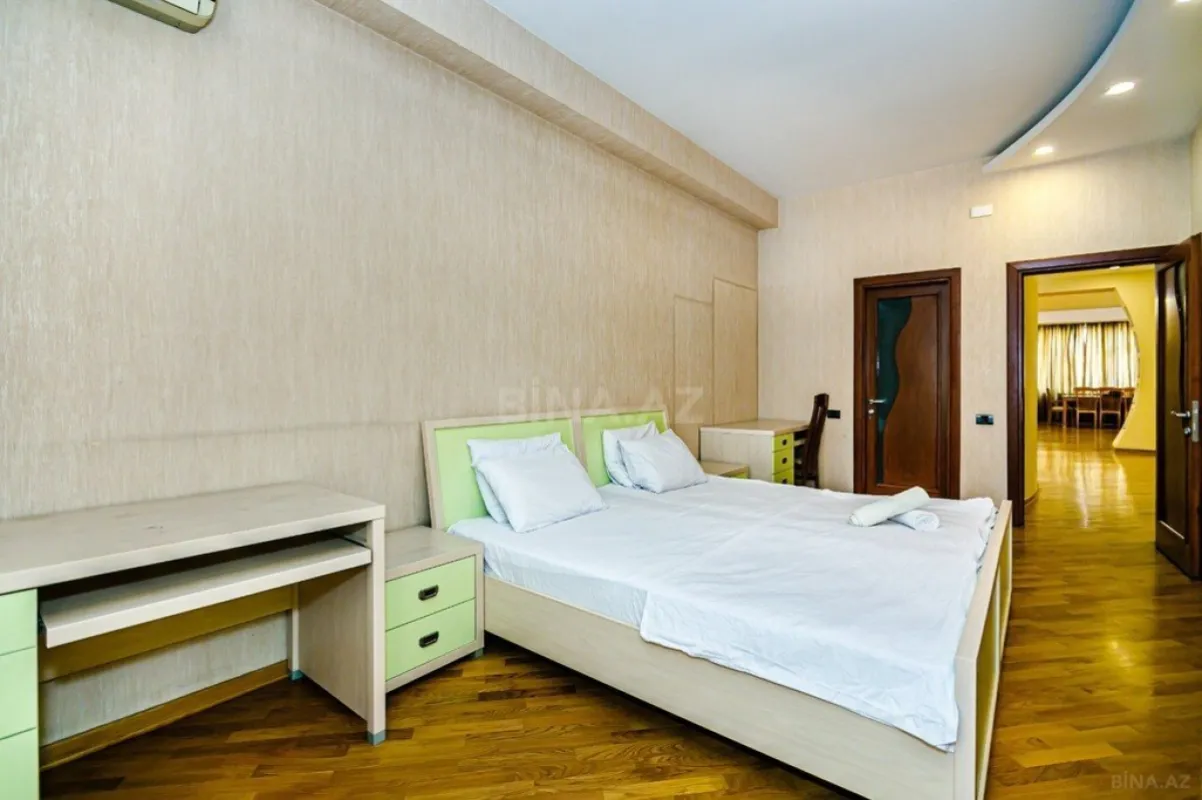 Kirayə verilir 3 otaqlı mənzil 170 m²