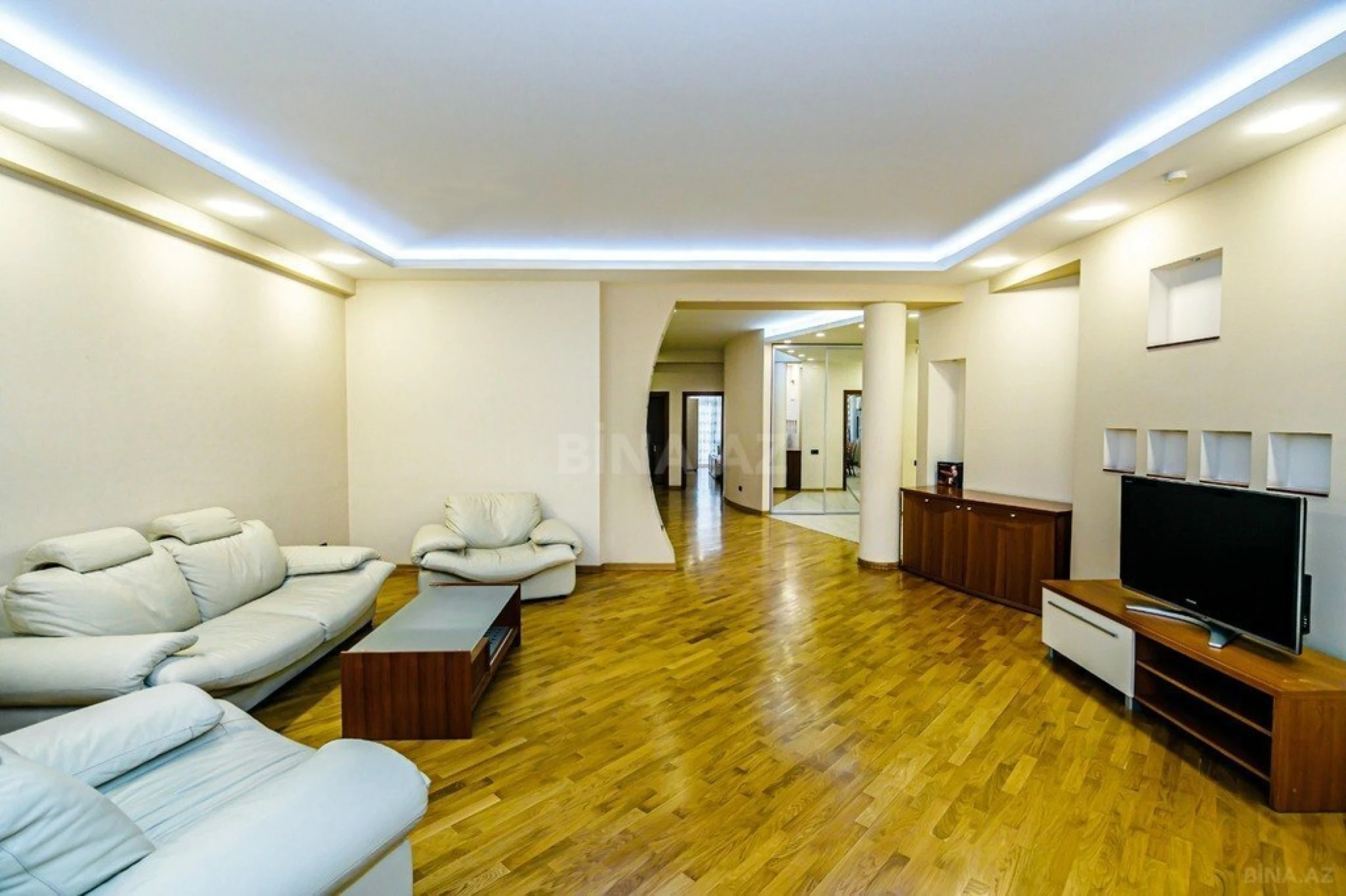 Kirayə verilir 3 otaqlı mənzil 170 m²