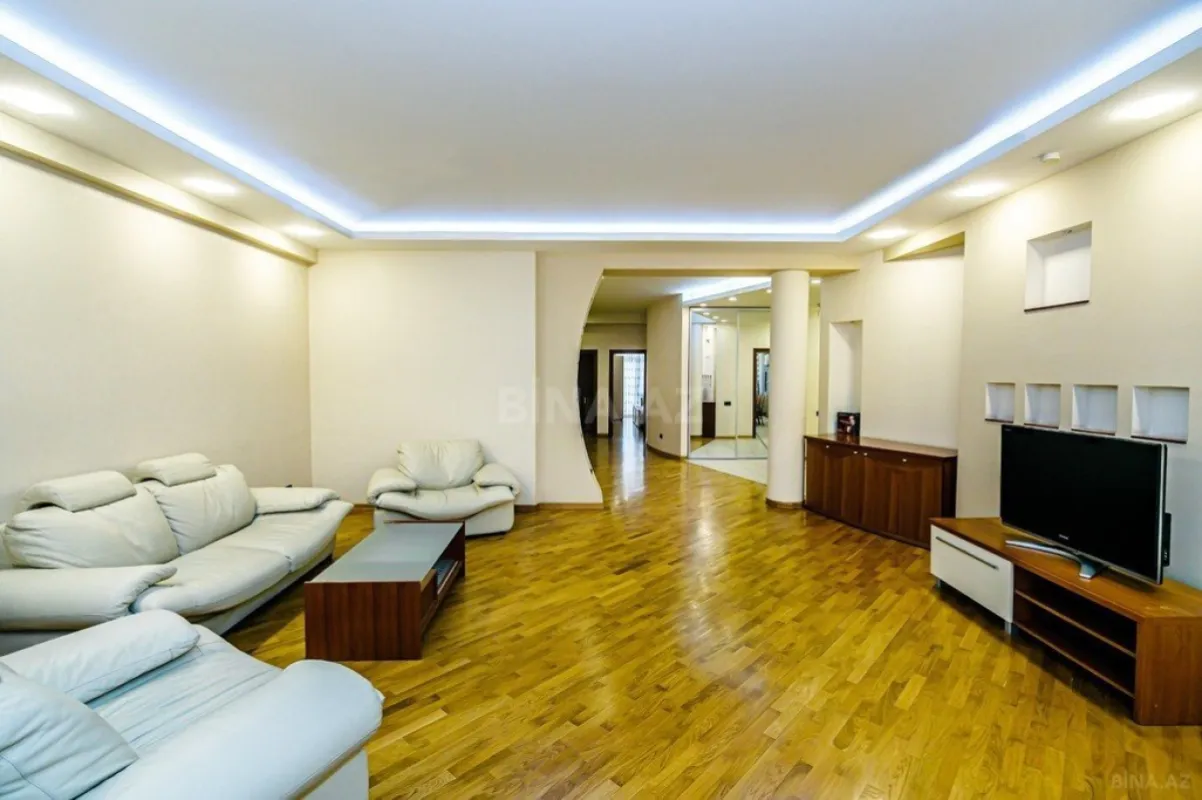 Kirayə verilir 3 otaqlı mənzil 170 m²