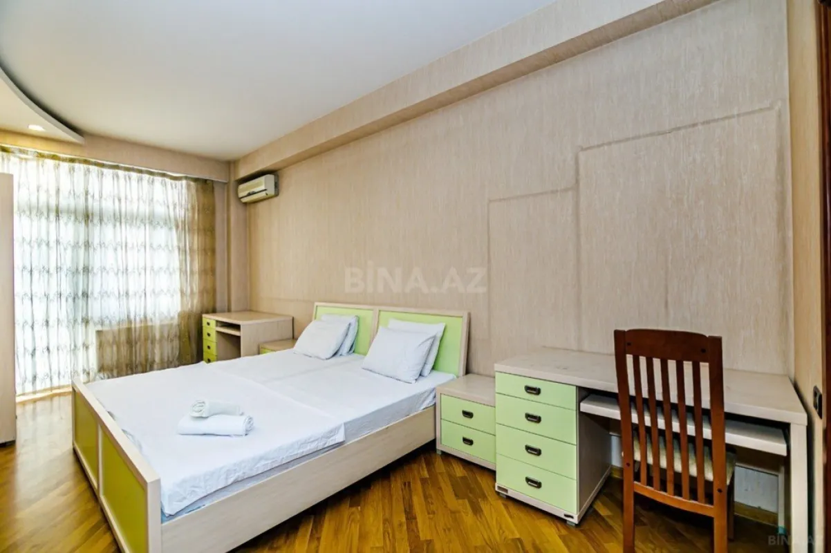 Kirayə verilir 3 otaqlı mənzil 170 m²