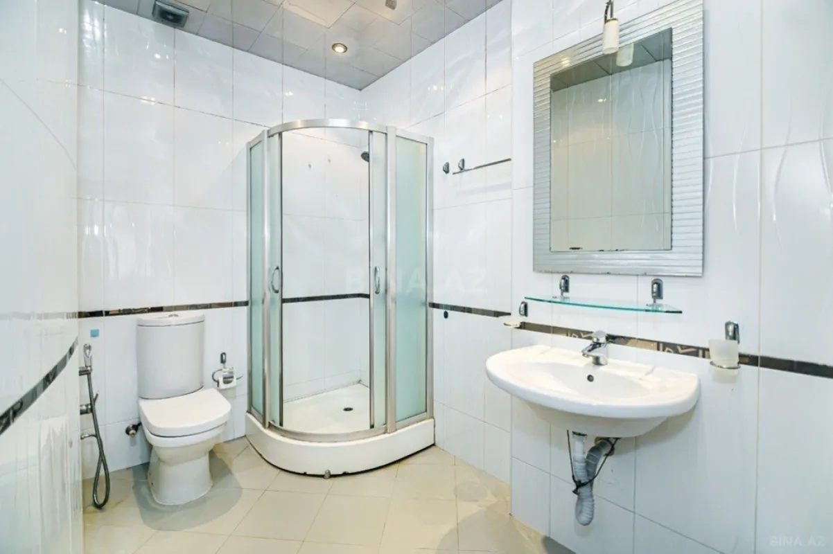 Kirayə verilir 3 otaqlı mənzil 170 m²