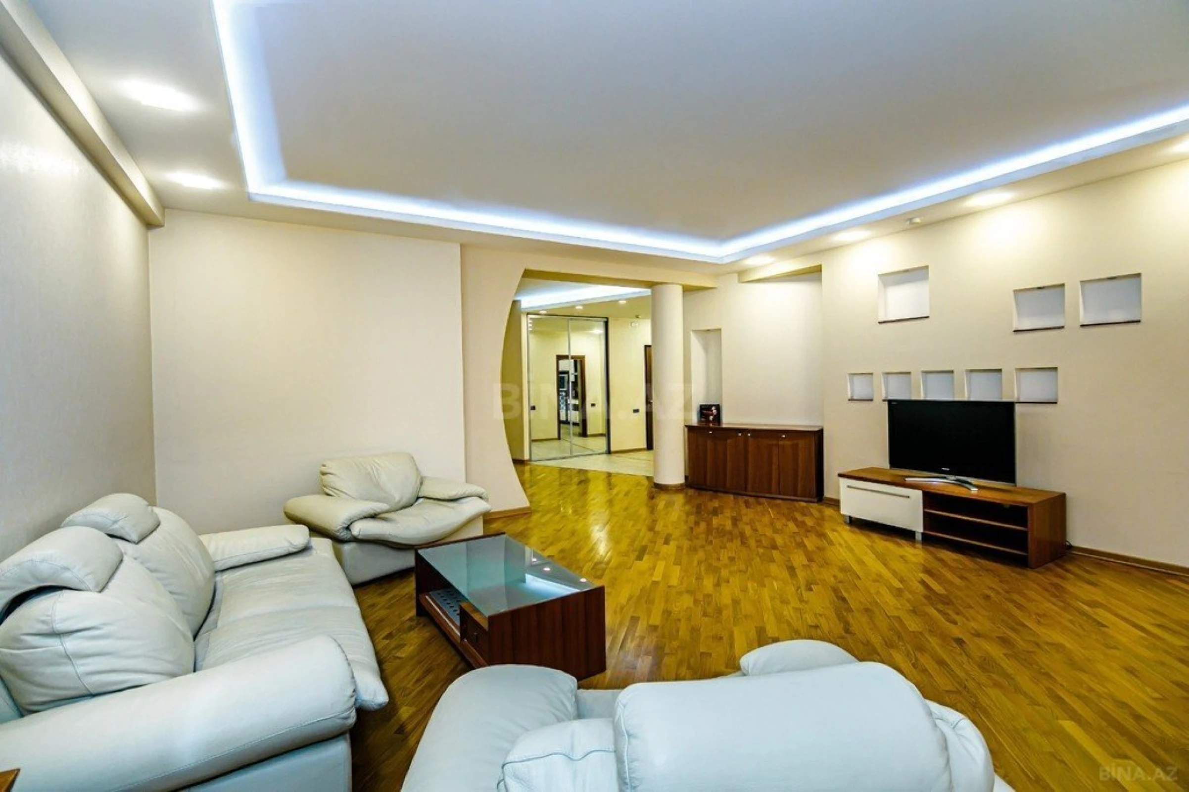 Kirayə verilir 3 otaqlı mənzil 170 m²