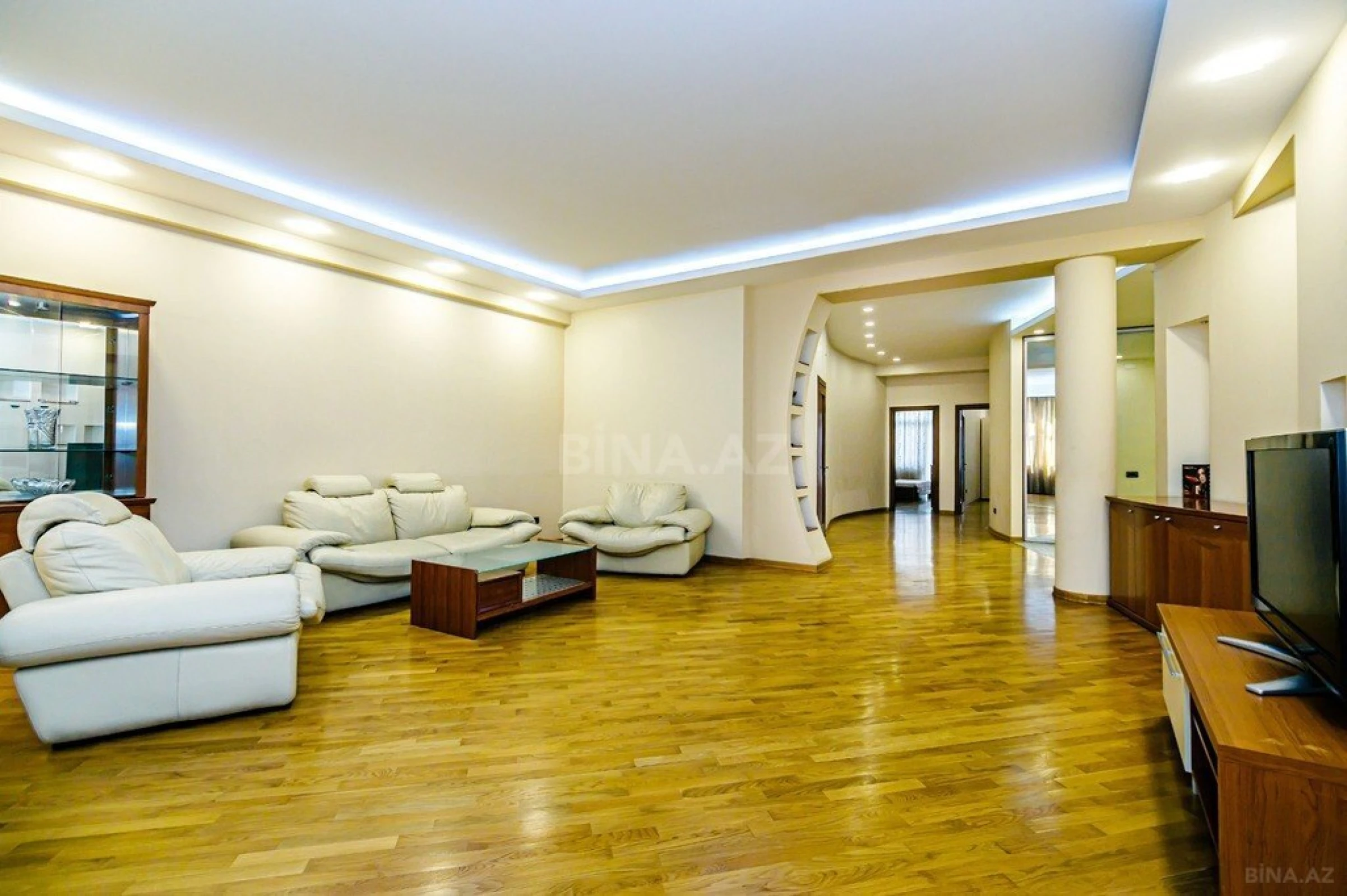 Kirayə verilir 3 otaqlı mənzil 170 m²
