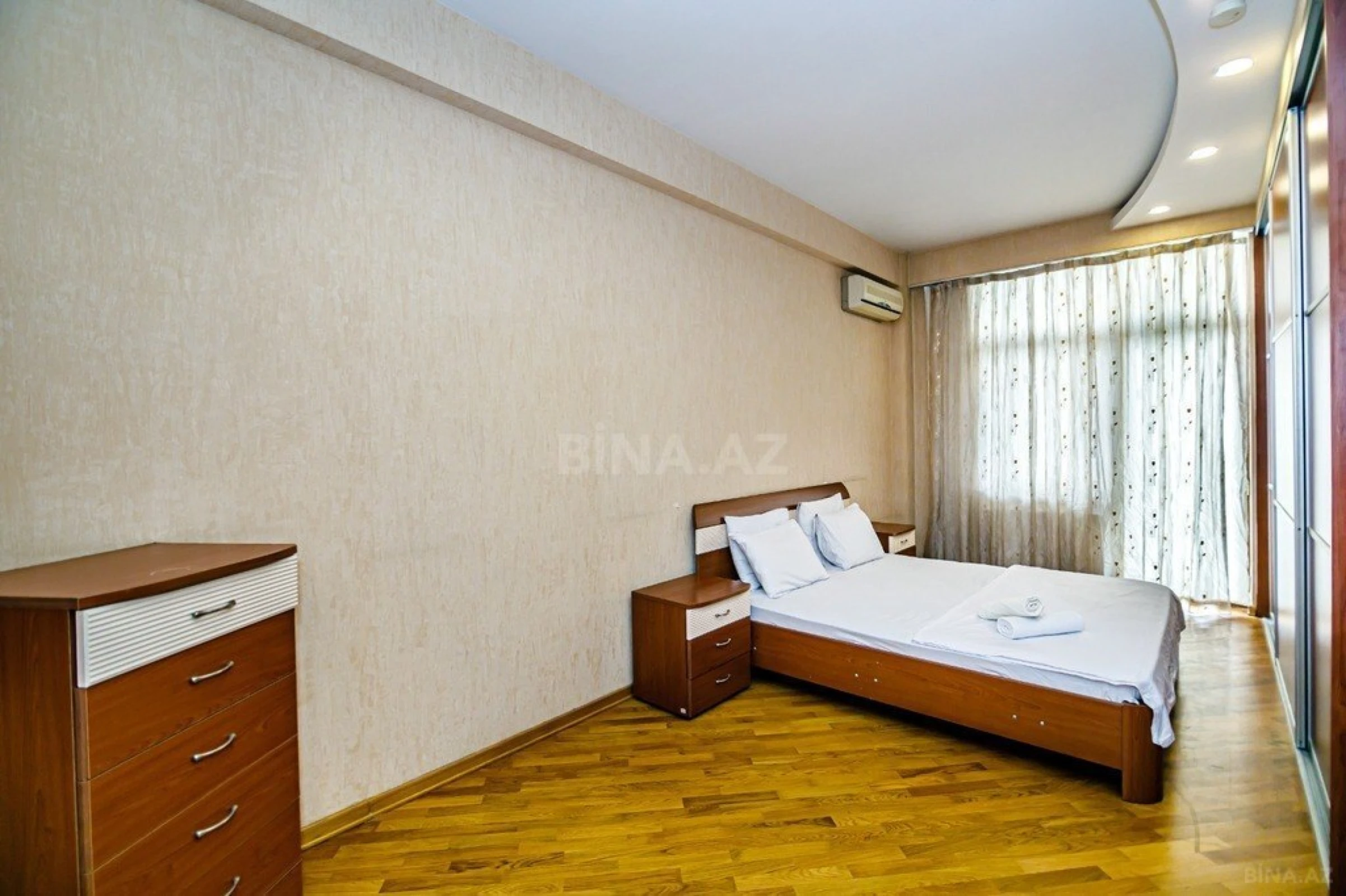 Kirayə verilir 3 otaqlı mənzil 170 m²