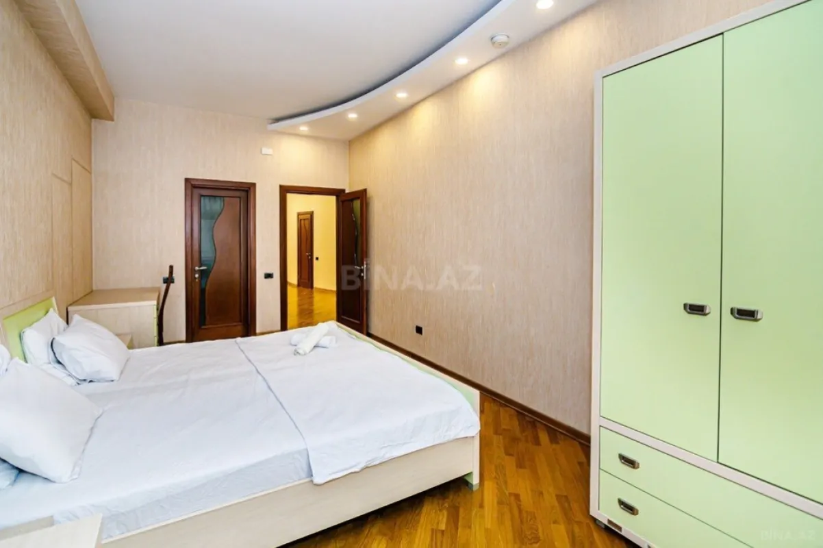 Kirayə verilir 3 otaqlı mənzil 170 m²