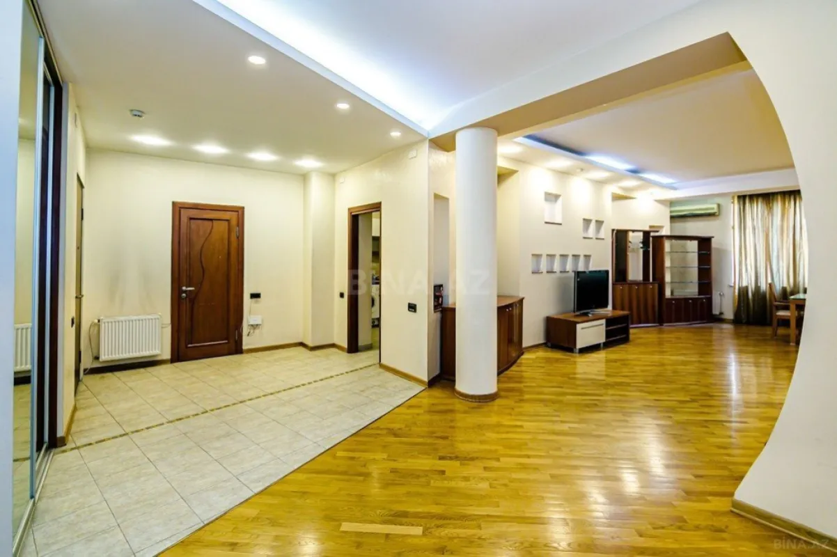 Kirayə verilir 3 otaqlı mənzil 170 m²
