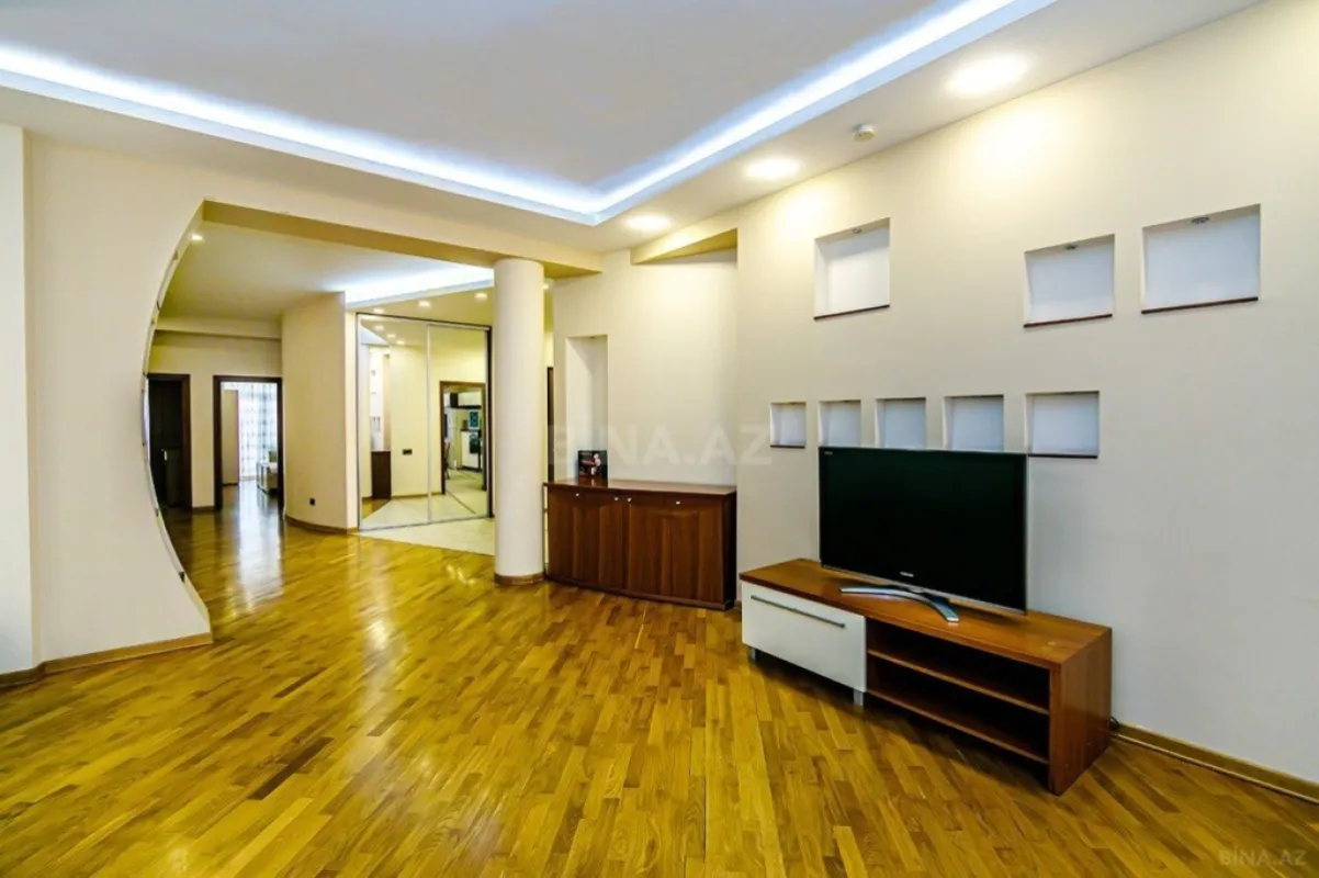 Kirayə verilir 3 otaqlı mənzil 170 m²