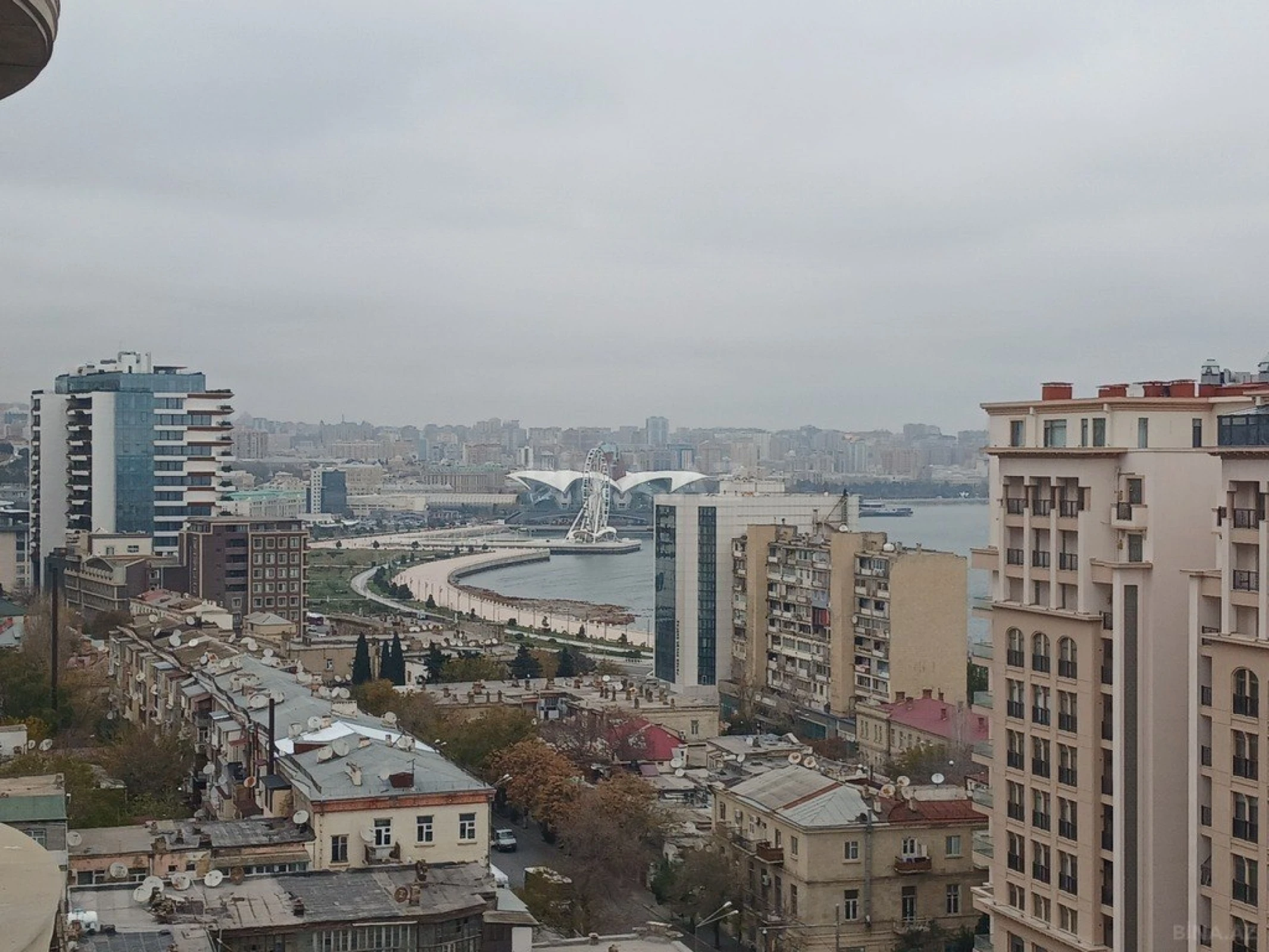 Satılır 3 otaqlı mənzil 153 m²