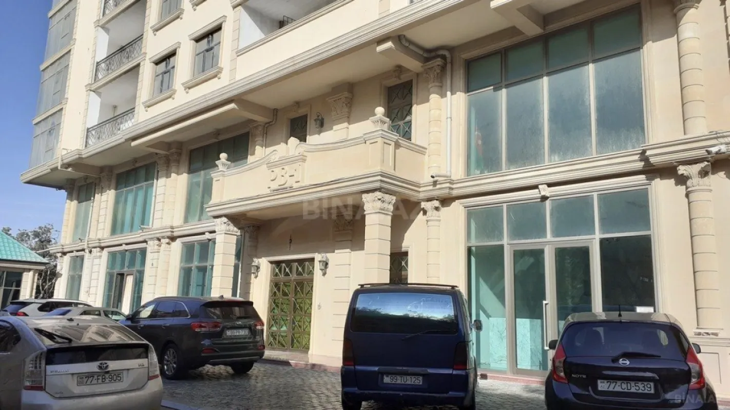 Satılır 3 otaqlı mənzil 153 m²