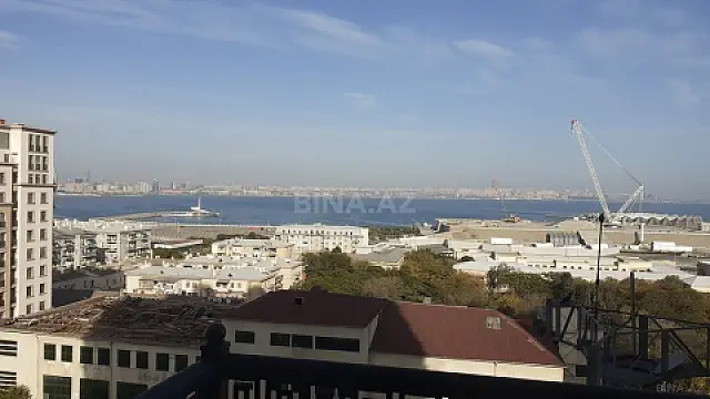 Satılır 3 otaqlı mənzil 153 m²