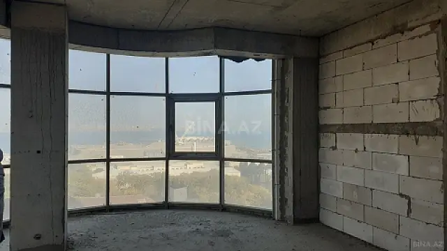 Satılır 3 otaqlı mənzil 153 m²