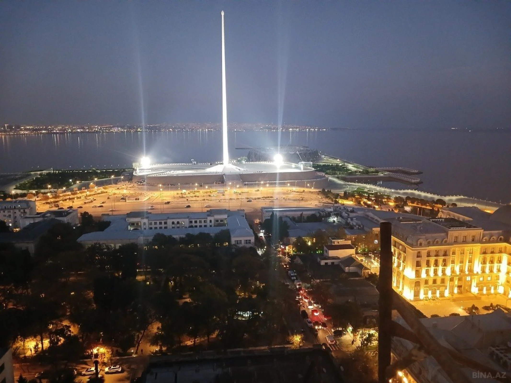 Satılır 3 otaqlı mənzil 153 m²