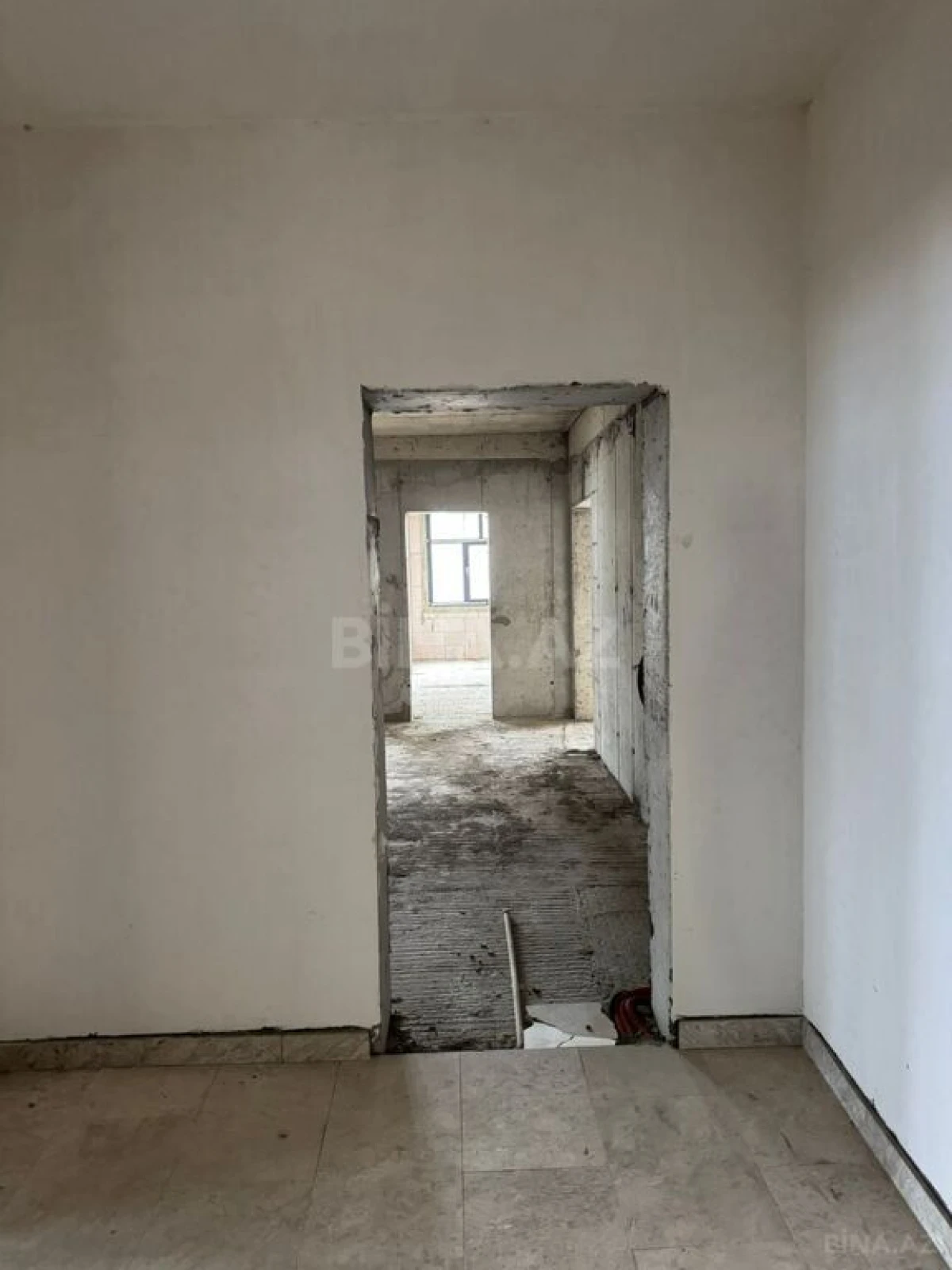 Satılır 3 otaqlı mənzil 153 m²