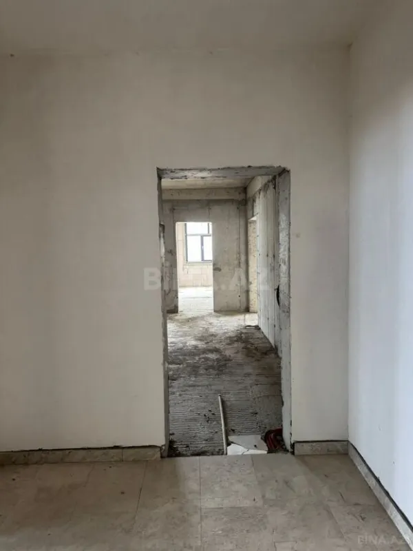 Satılır 3 otaqlı mənzil 153 m²