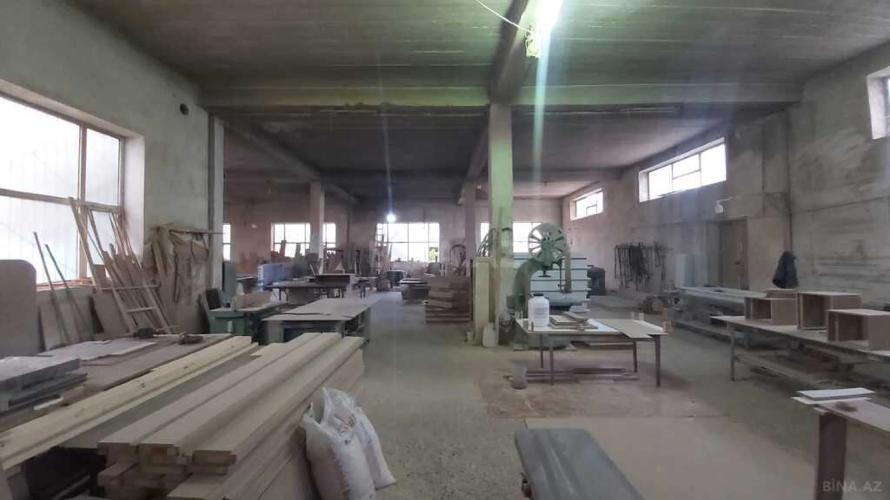 Satılır obyekt 1400 m²