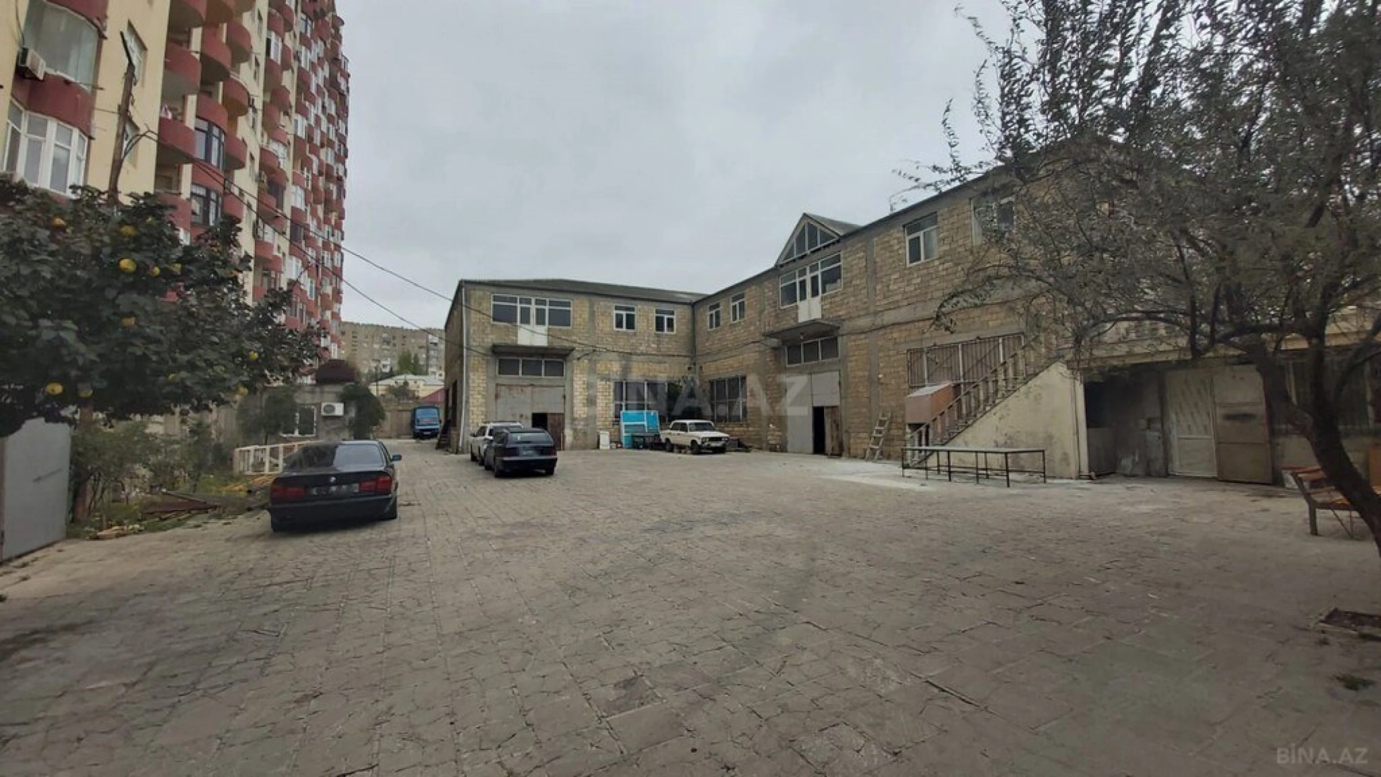 Satılır obyekt 1400 m²