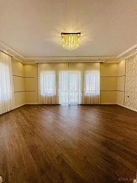 Satılır 6 otaqlı həyət evi 350 m²
