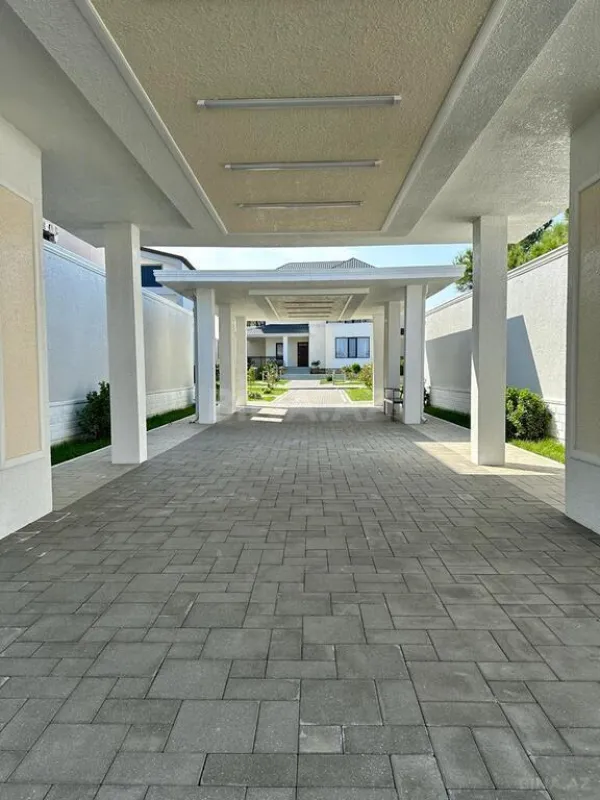 Satılır 6 otaqlı həyət evi 350 m²