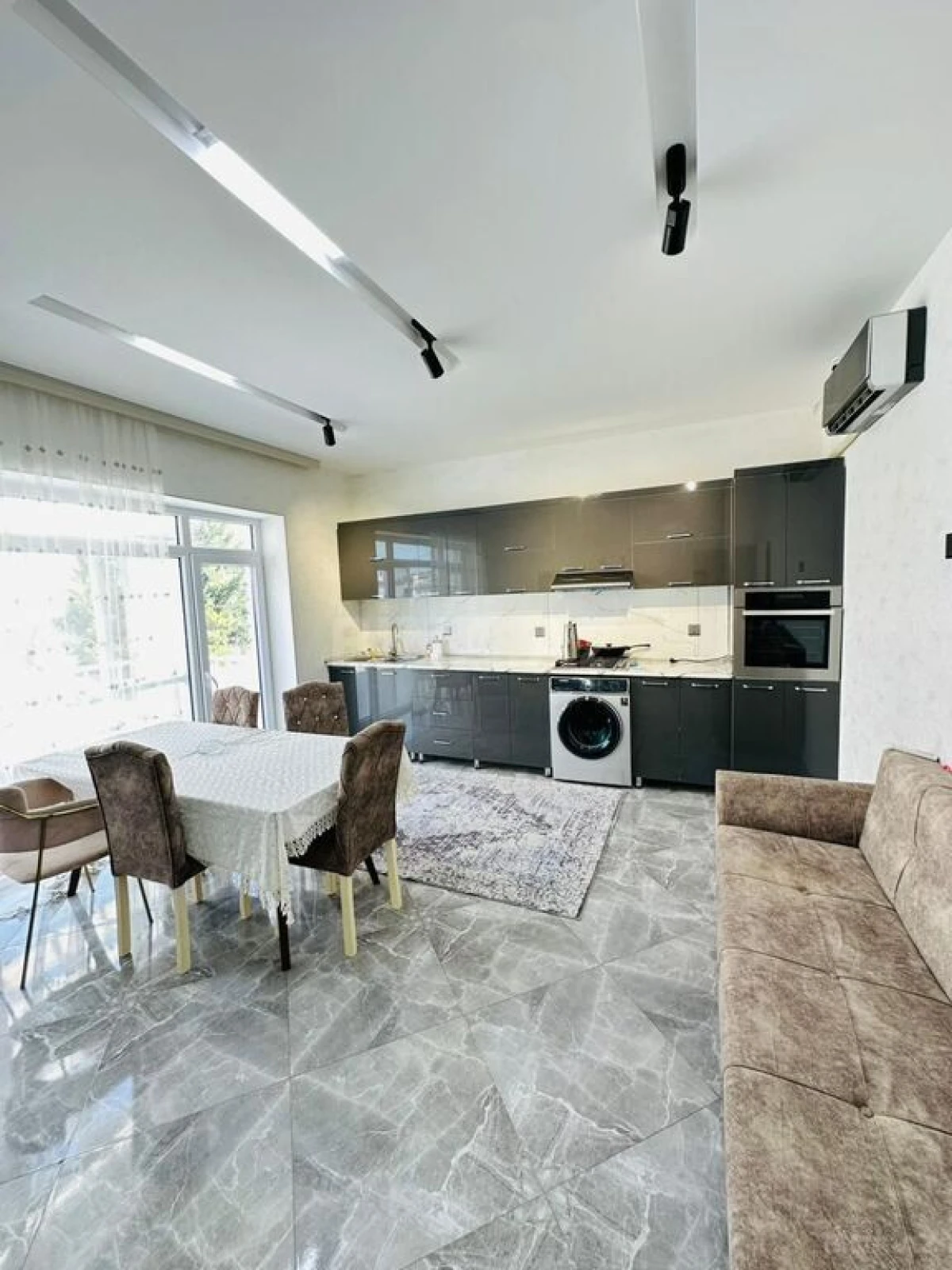 Kirayə verilir 4 otaqlı həyət evi 280 m²