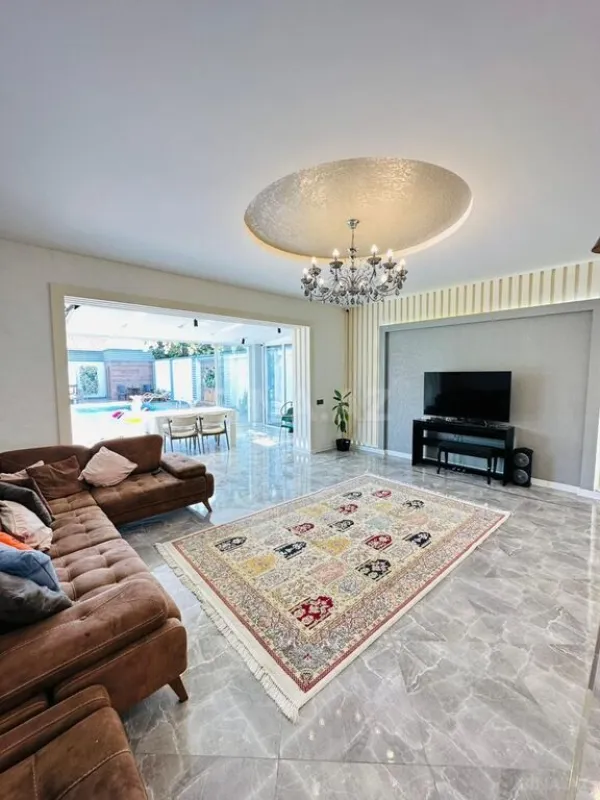 Kirayə verilir 4 otaqlı həyət evi 280 m²