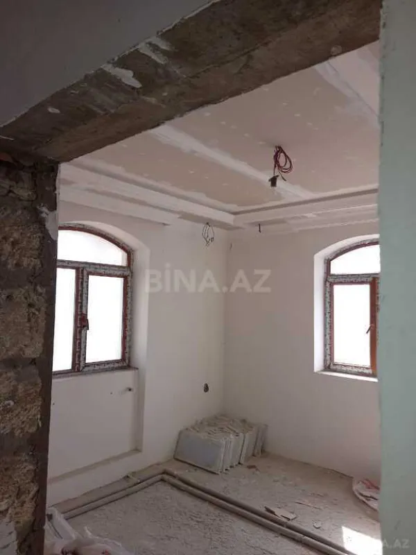 Satılır 5 otaqlı həyət evi 445 m²