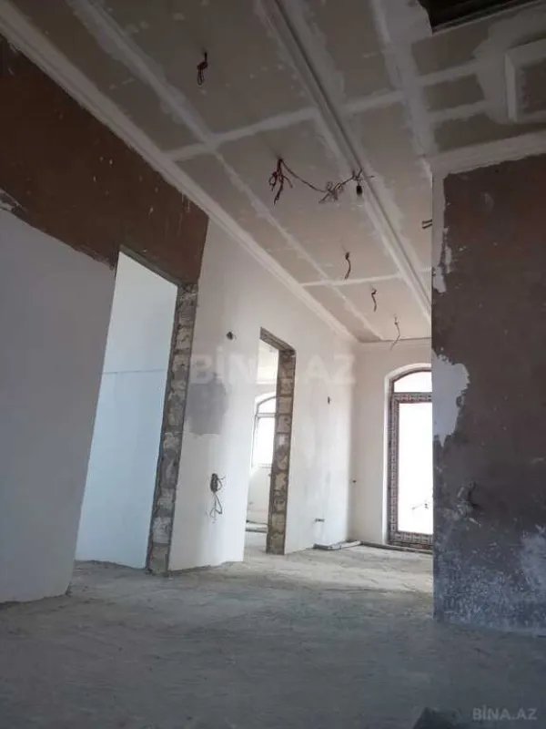 Satılır 5 otaqlı həyət evi 445 m²