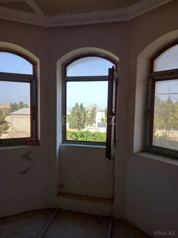 Satılır 5 otaqlı həyət evi 445 m²