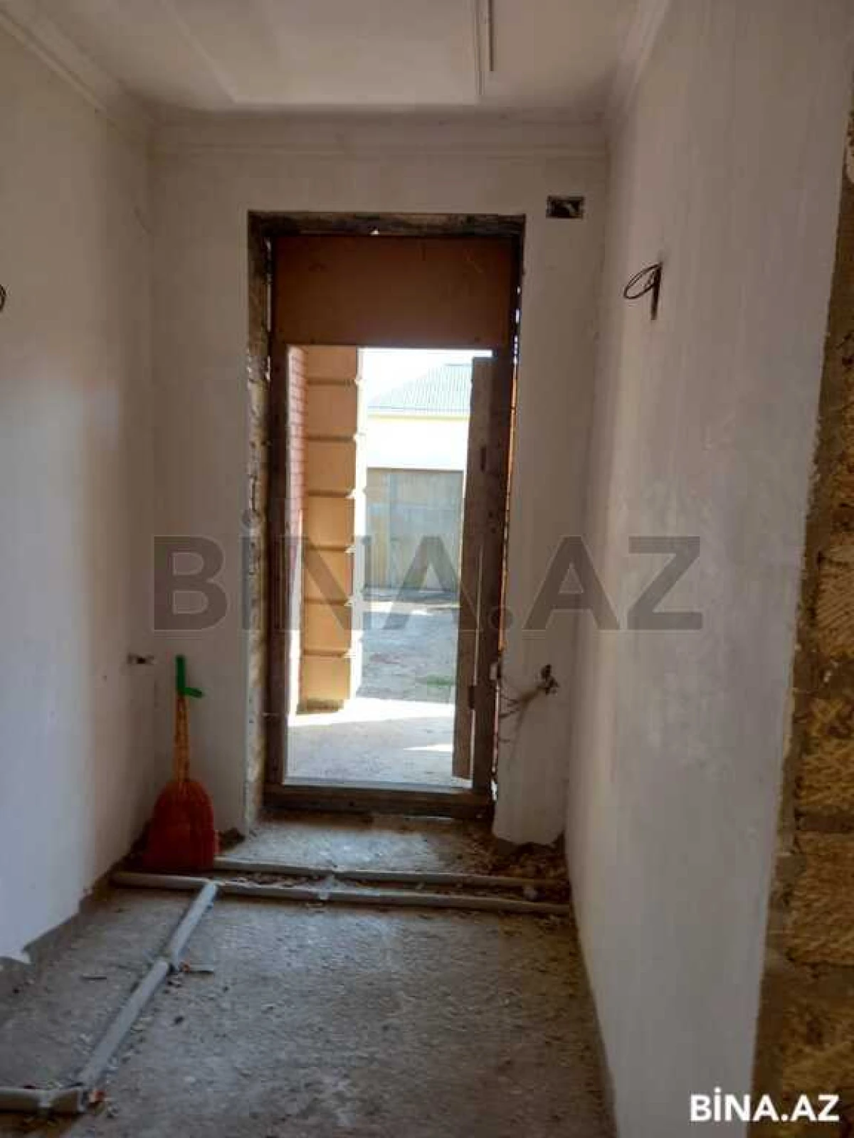 Satılır 5 otaqlı həyət evi 445 m²