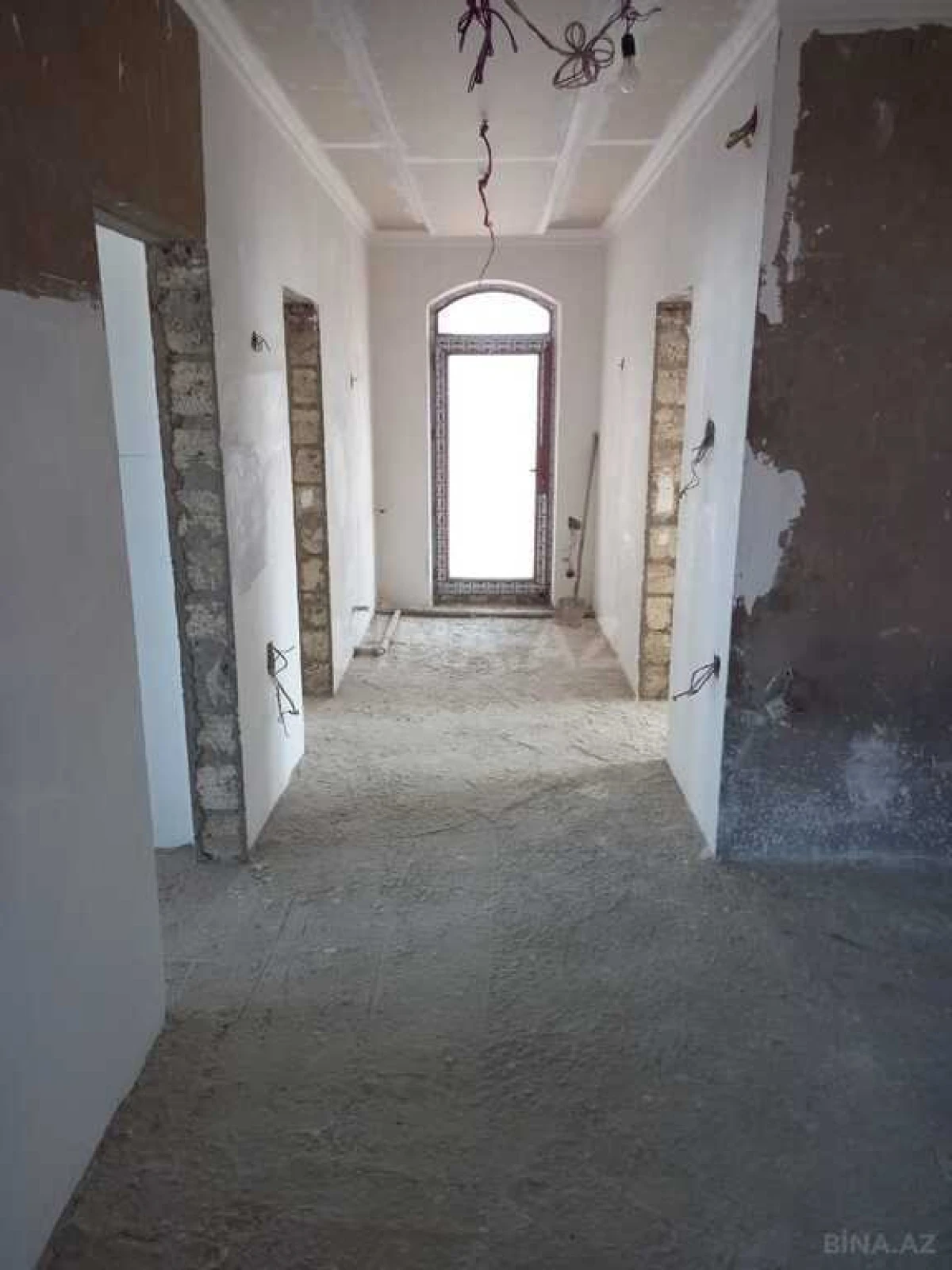 Satılır 5 otaqlı həyət evi 445 m²