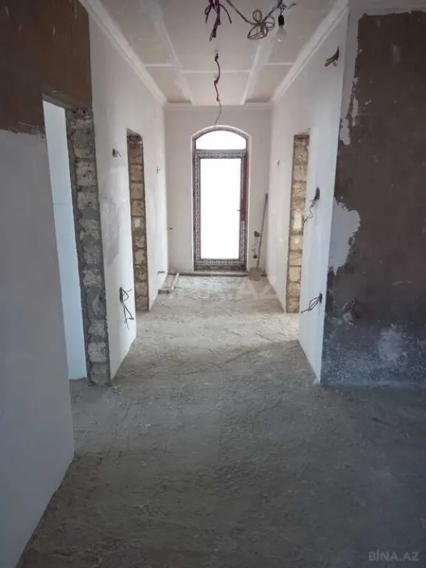 Satılır 5 otaqlı həyət evi 445 m²