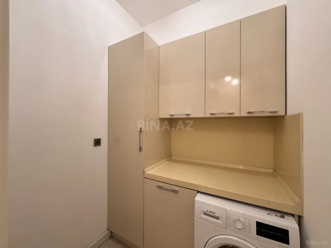 Satılır 5 otaqlı mənzil 300 m²