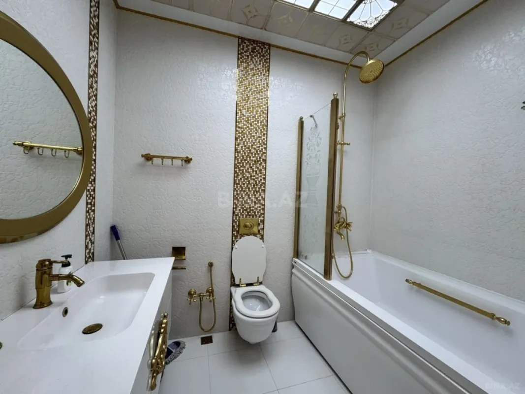 Satılır 5 otaqlı mənzil 300 m²