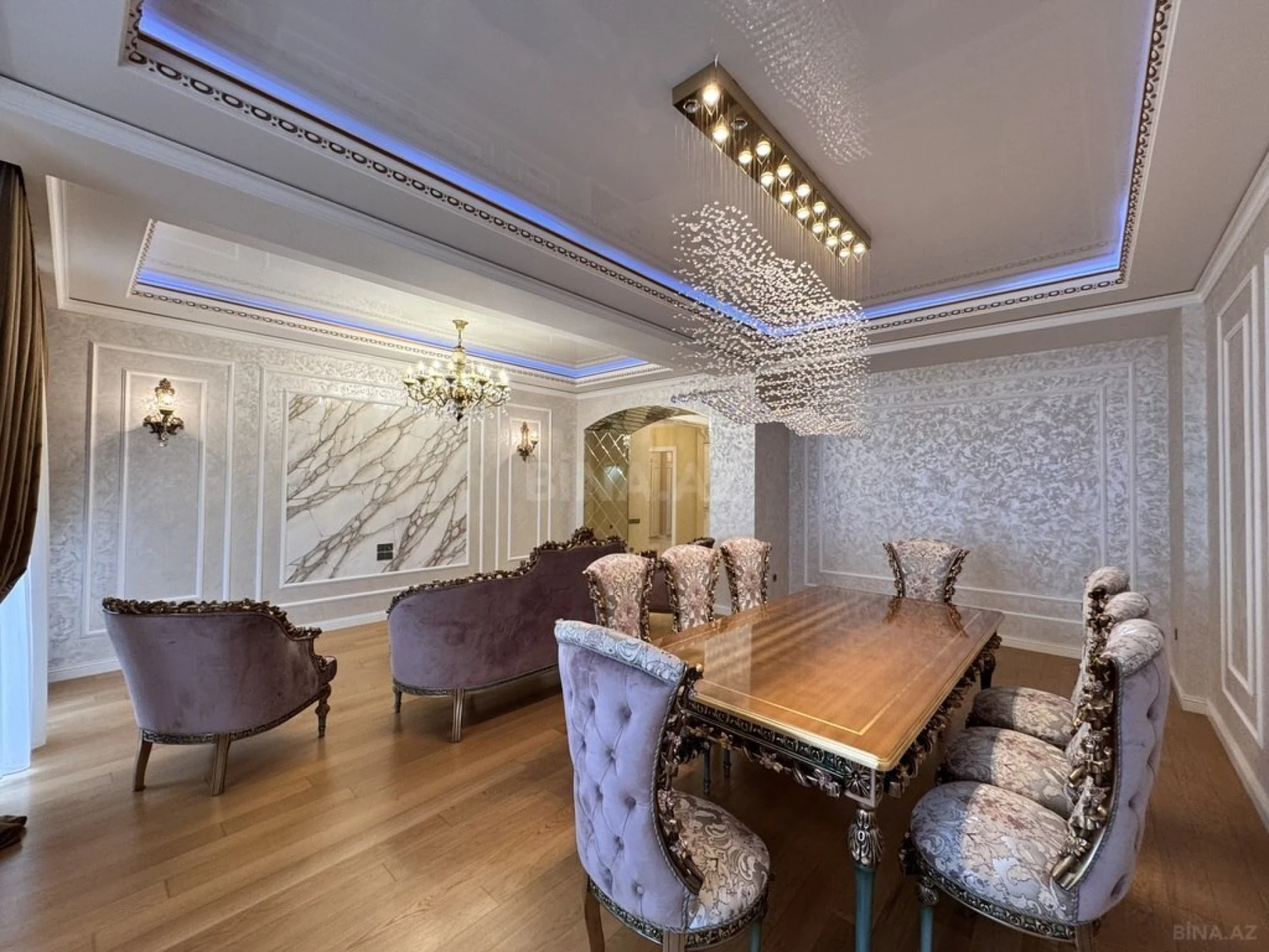 Satılır 5 otaqlı mənzil 300 m²