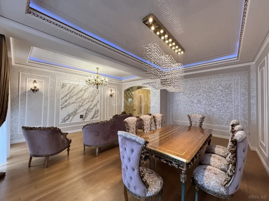Satılır 5 otaqlı mənzil 300 m²