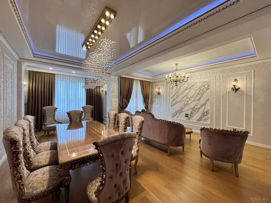 Satılır 5 otaqlı mənzil 300 m²