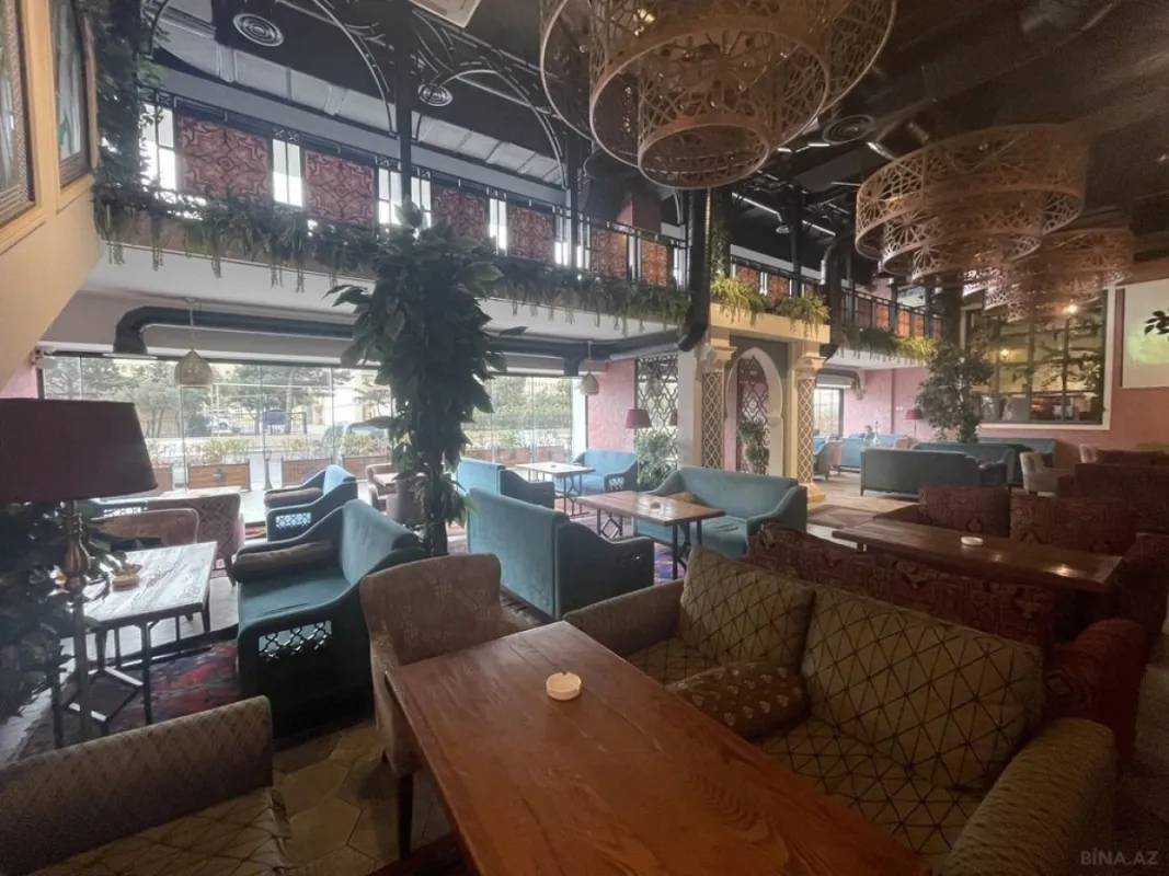 Kirayə verilir 4 otaqlı mənzil 181 m²