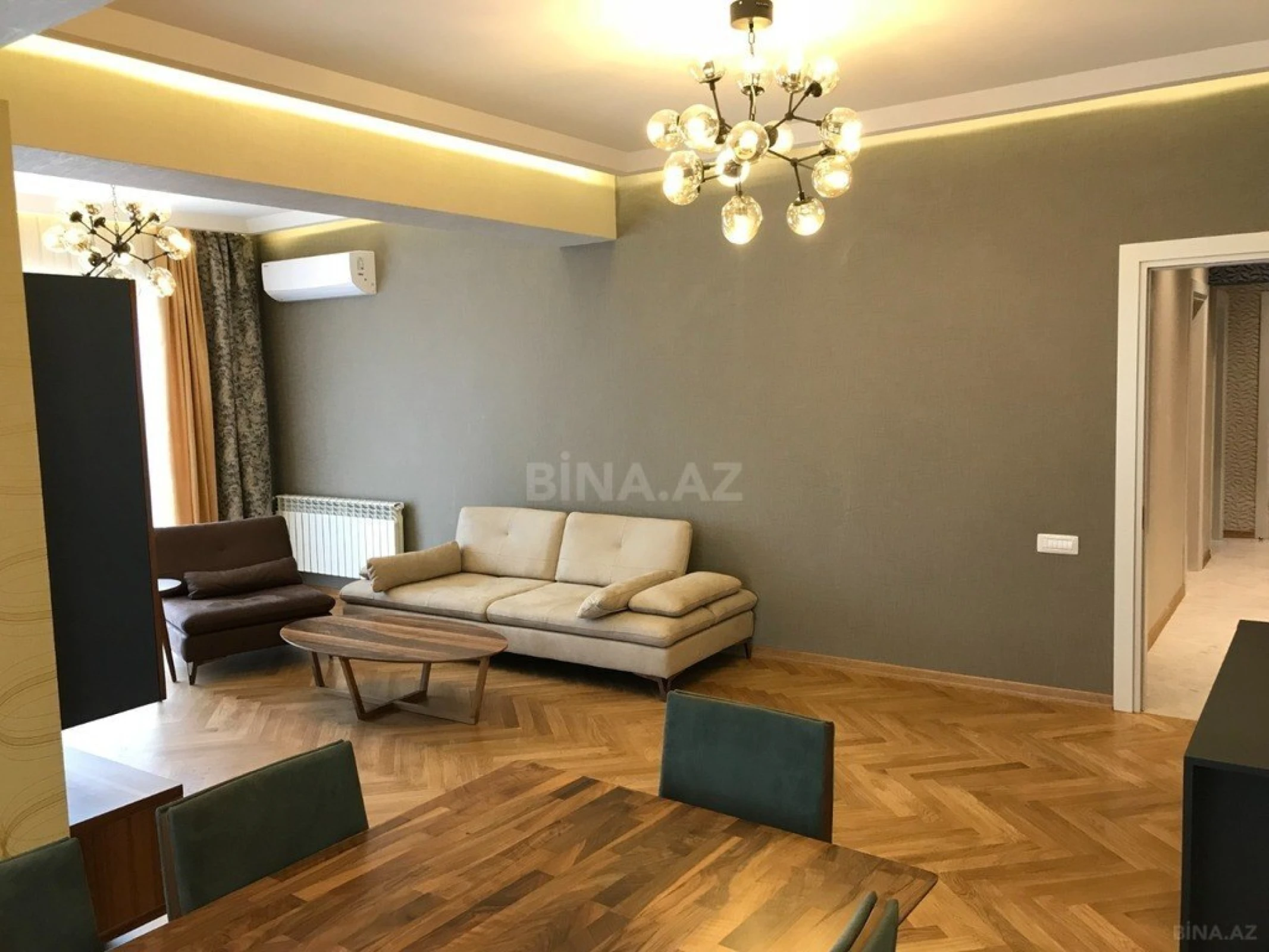 Kirayə verilir 4 otaqlı mənzil 181 m²