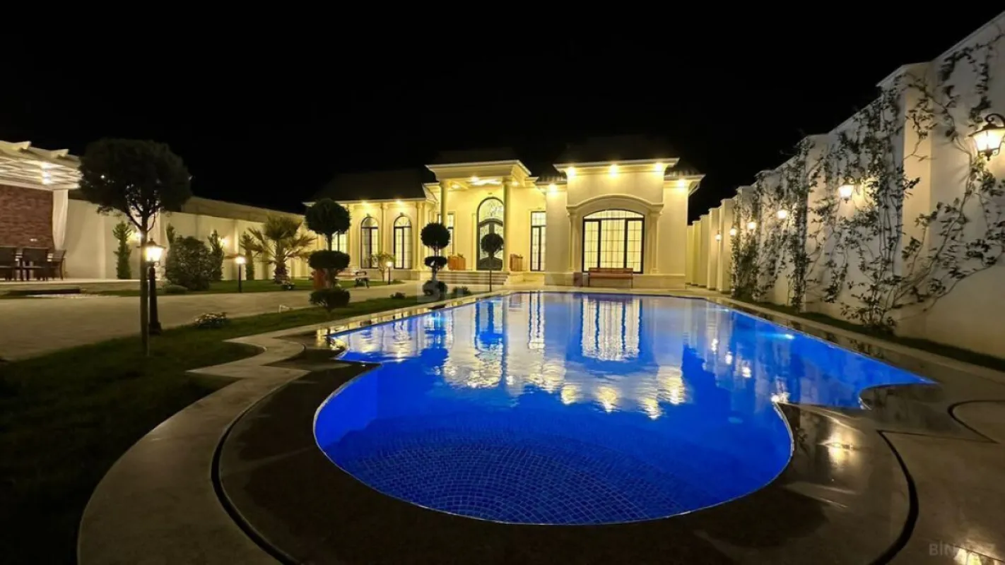 Satılır 6 otaqlı həyət evi 400 m²