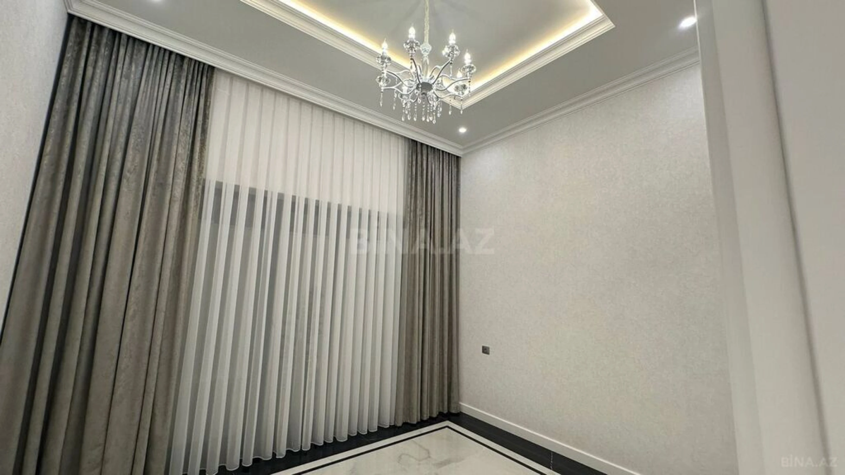 Satılır 6 otaqlı həyət evi 400 m²