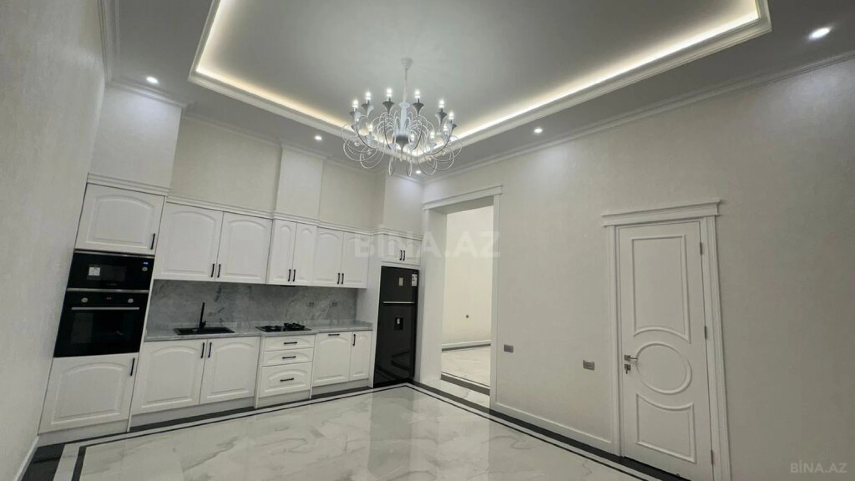 Satılır 6 otaqlı həyət evi 400 m²