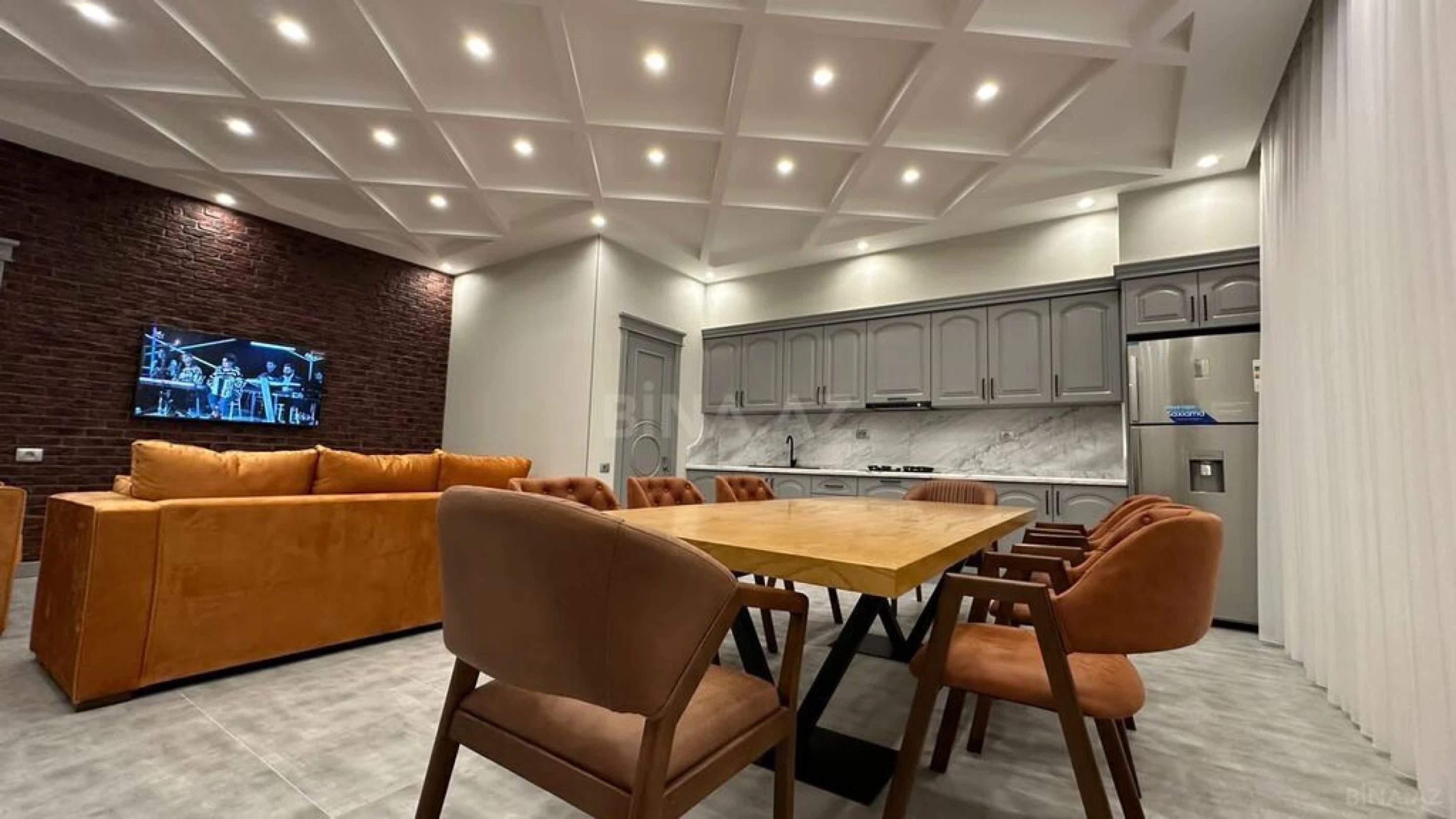 Satılır 6 otaqlı həyət evi 400 m²