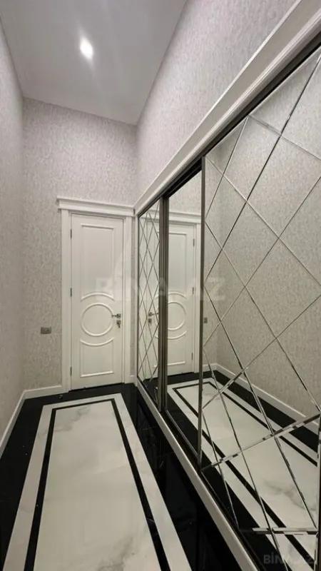 Satılır 6 otaqlı həyət evi 400 m²