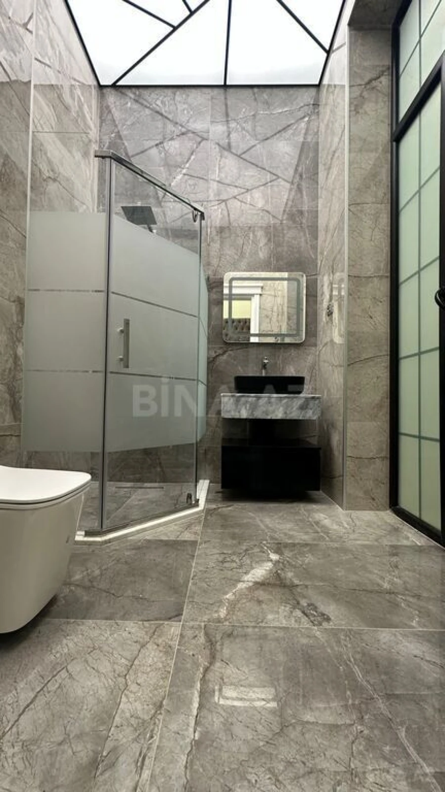 Satılır 6 otaqlı həyət evi 400 m²