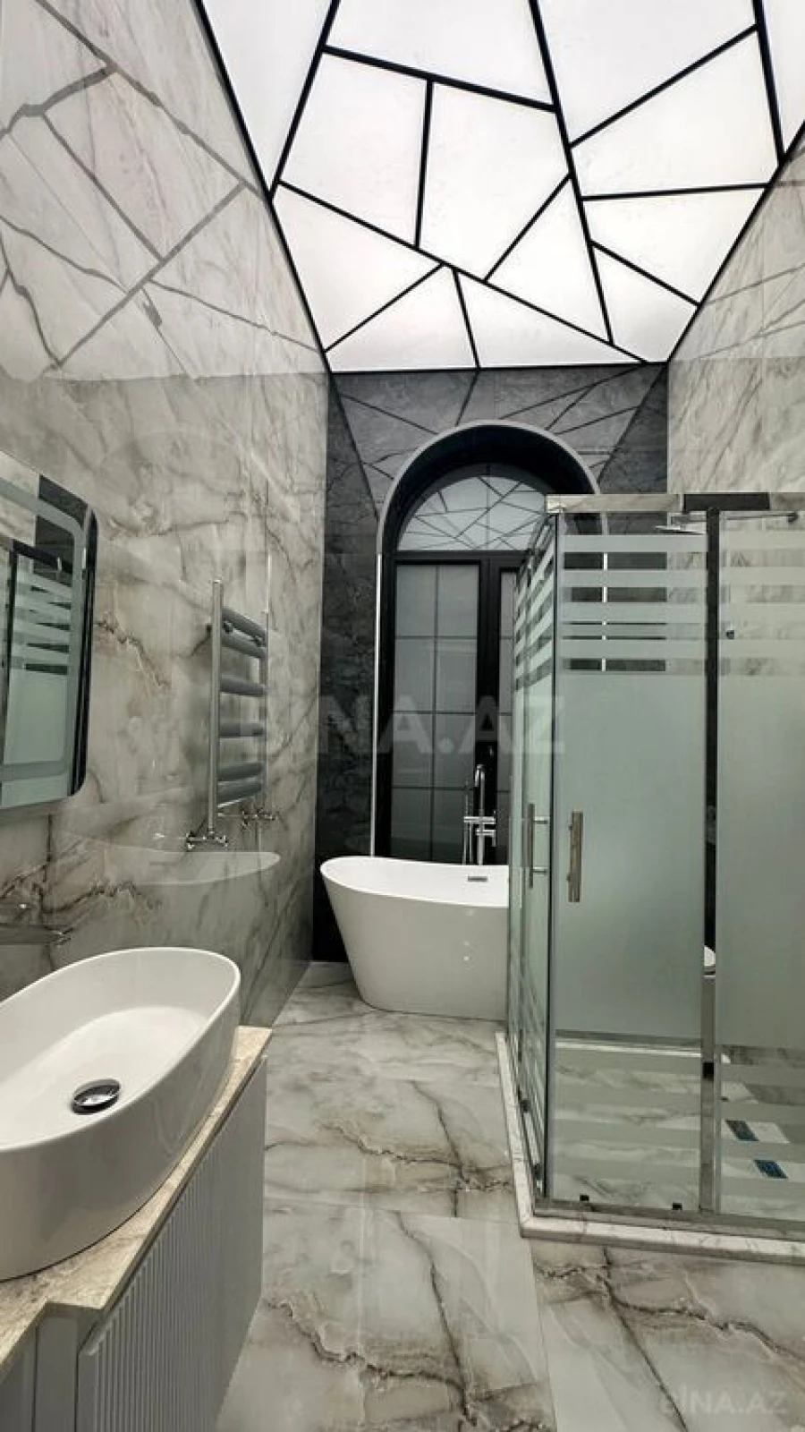 Satılır 6 otaqlı həyət evi 400 m²