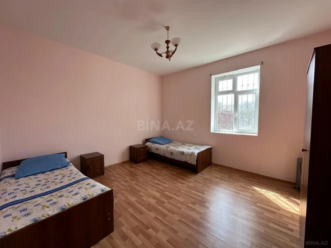 Satılır 7 otaqlı həyət evi 232 m²
