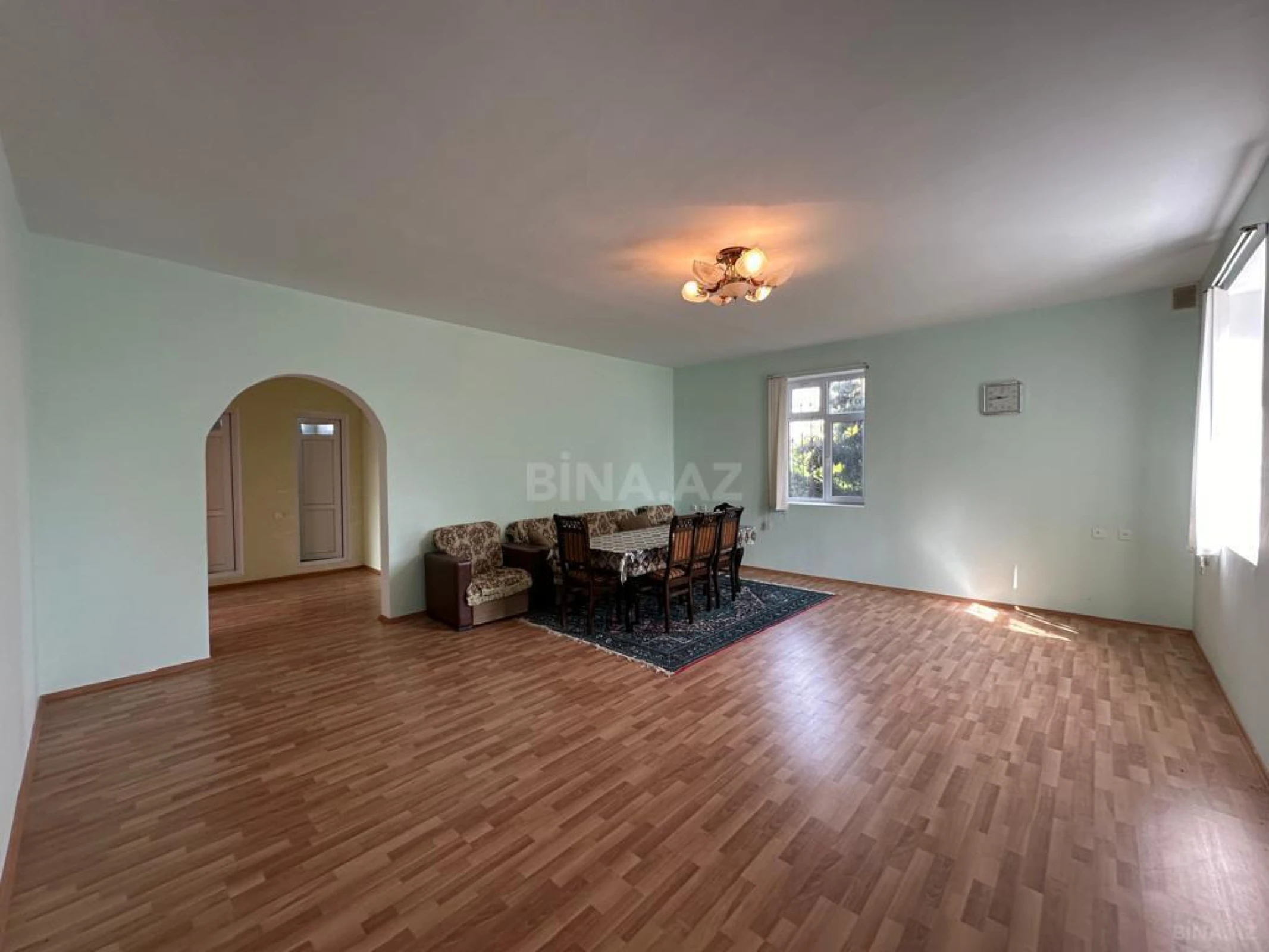 Satılır 7 otaqlı həyət evi 232 m²